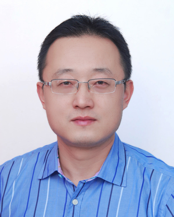 点击《何涛 照片.jpg》查看详情